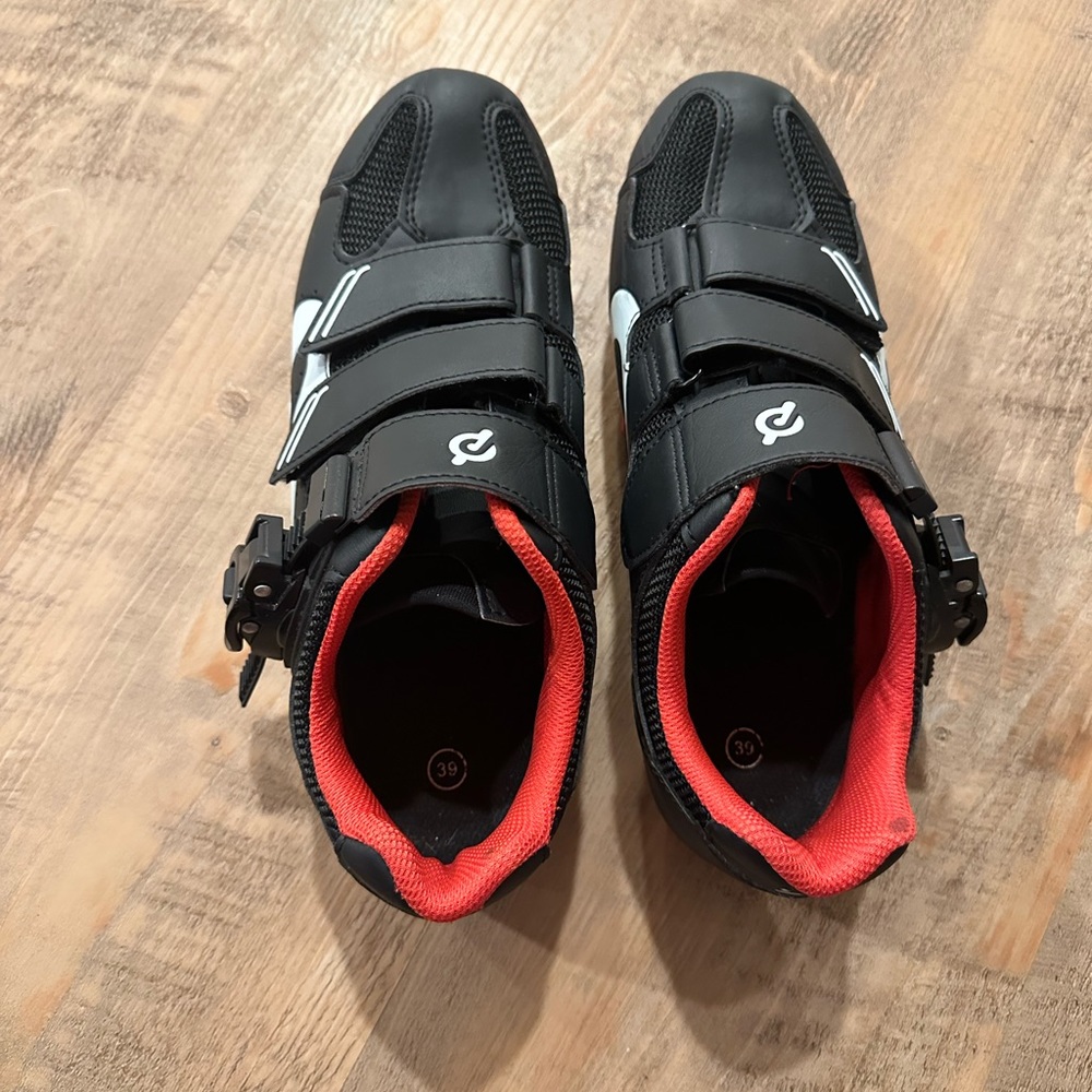 Peloton bike clip on shoes size 39 (women’s size 8)